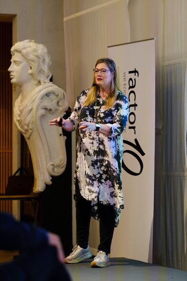 Aino Vonge presenting at myConf 2023